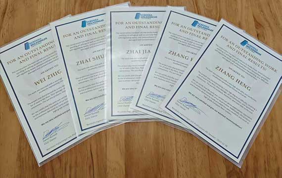 Official customer appreciation certificates awarded to the KAIDA team for outstanding results and high-quality industrial flooring work in Sweden.