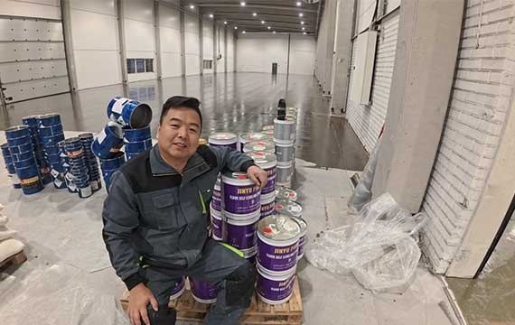 High-quality KAIDA industrial flooring materials delivered on-site for a 7,200 sqm processing plant renovation in Sweden.