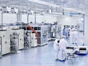 Lithium battery manufacturing cleanroom with seamless ESD epoxy flooring and chemical resistant floor coating system